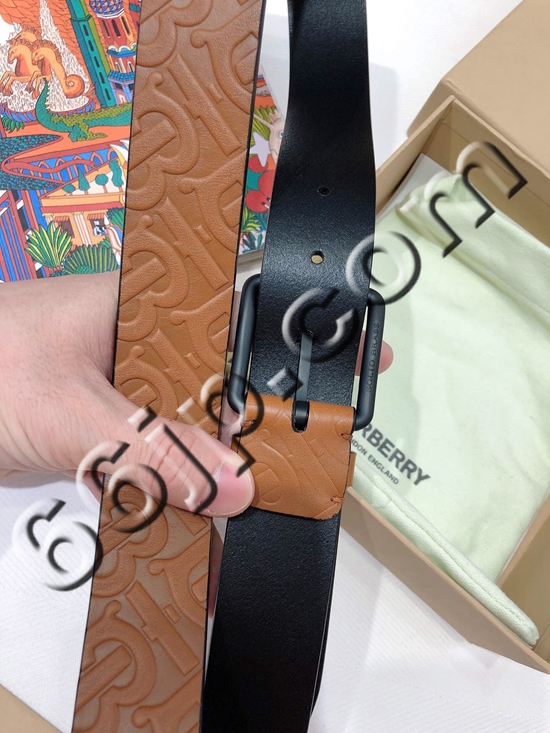 バーバリーベルト着用イメージ